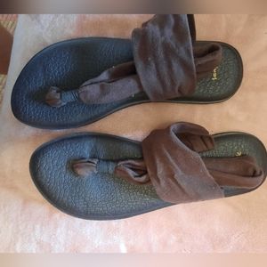 Sanuk yoga sling sandals